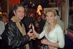 24-7RotweinPresentUebergabeSchauspielerGummisau