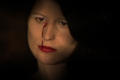 24-7-weinende Madonna